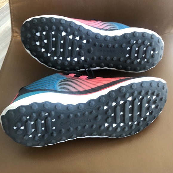 Columbia high top hiking boots/sneakers - Picture 7 of 10